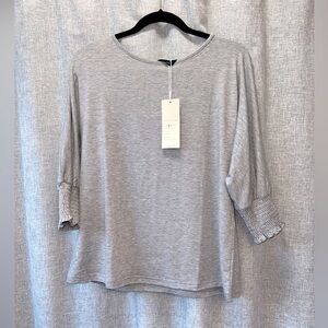 Women's Dokotoo Top Medium NWT